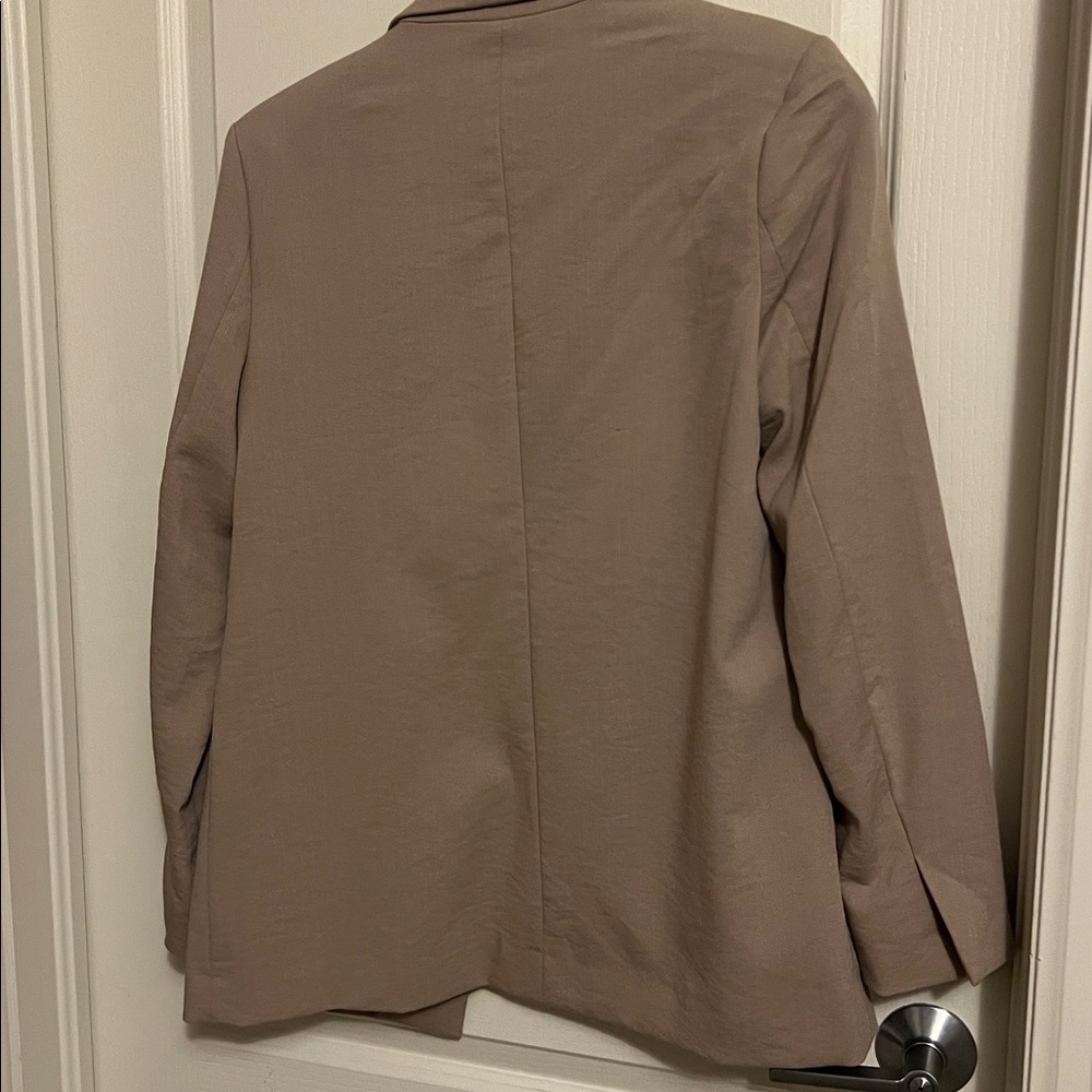 BCBG Oversized Blush/Taupe Blazer - Picture 9 of 9